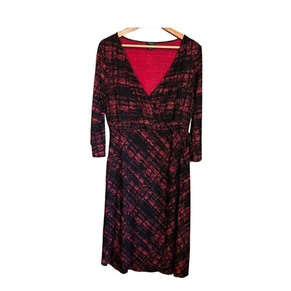 Torrid patterned v neck faux wrap dress - Picture 2 of 13